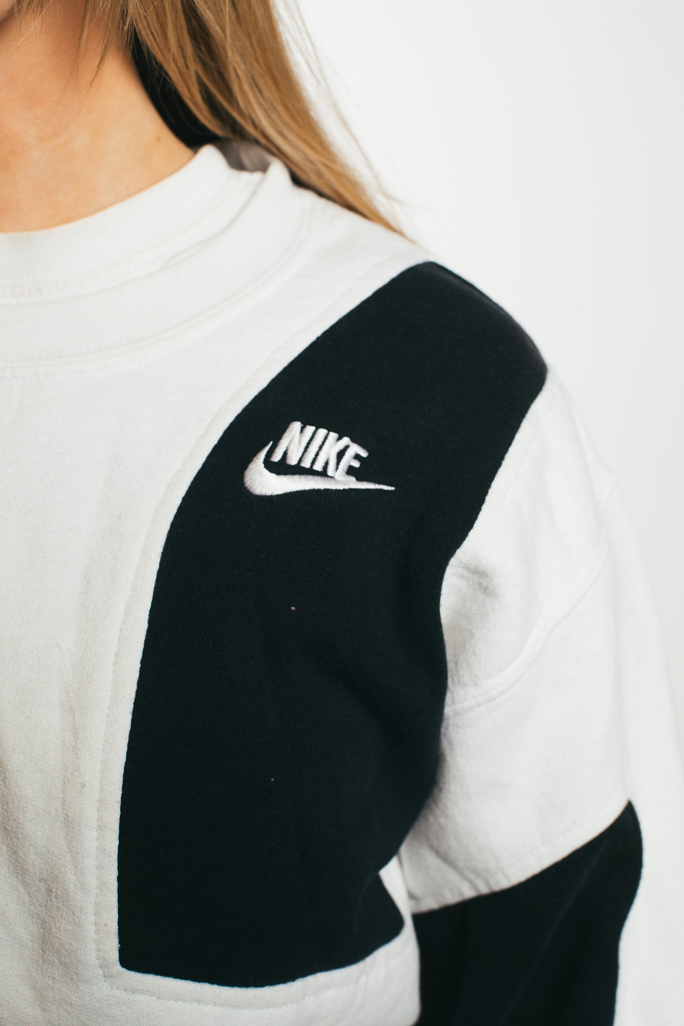 Nike  Renewed  Sweatshirt (XS)