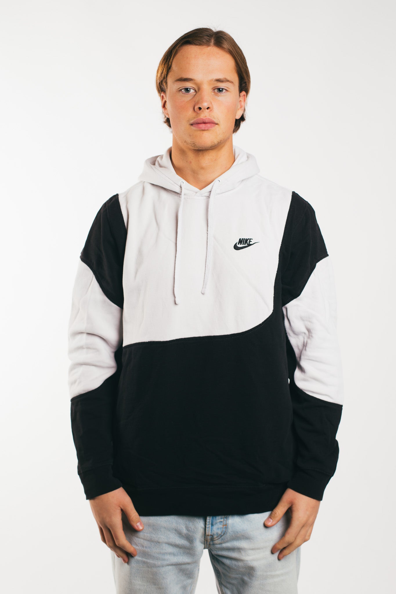 Nike  Renewed  Hoodie (L)
