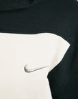 Nike Renewed Hoodie (XS)