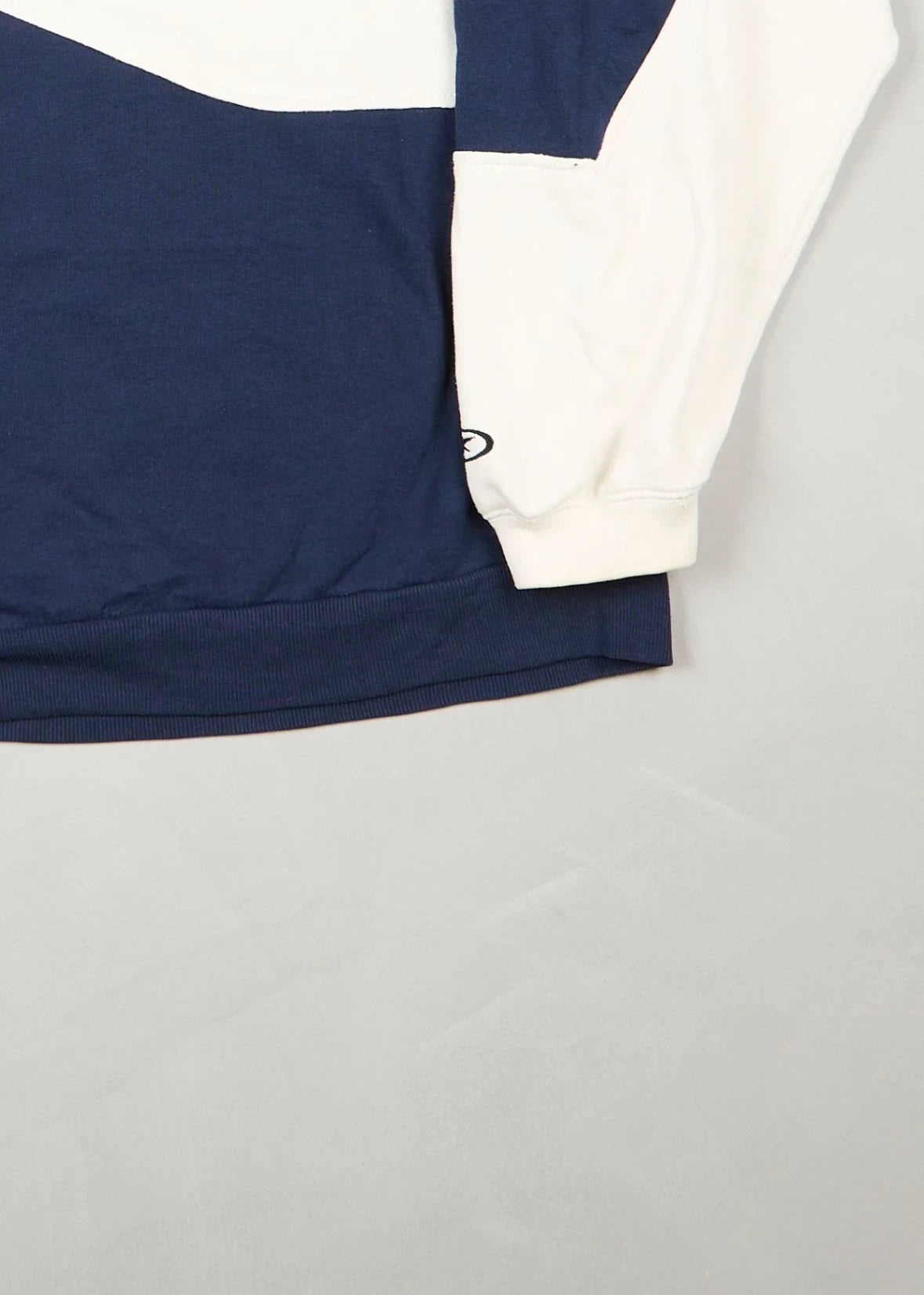 Reebok - Sweatshirt (L) Bottom Right