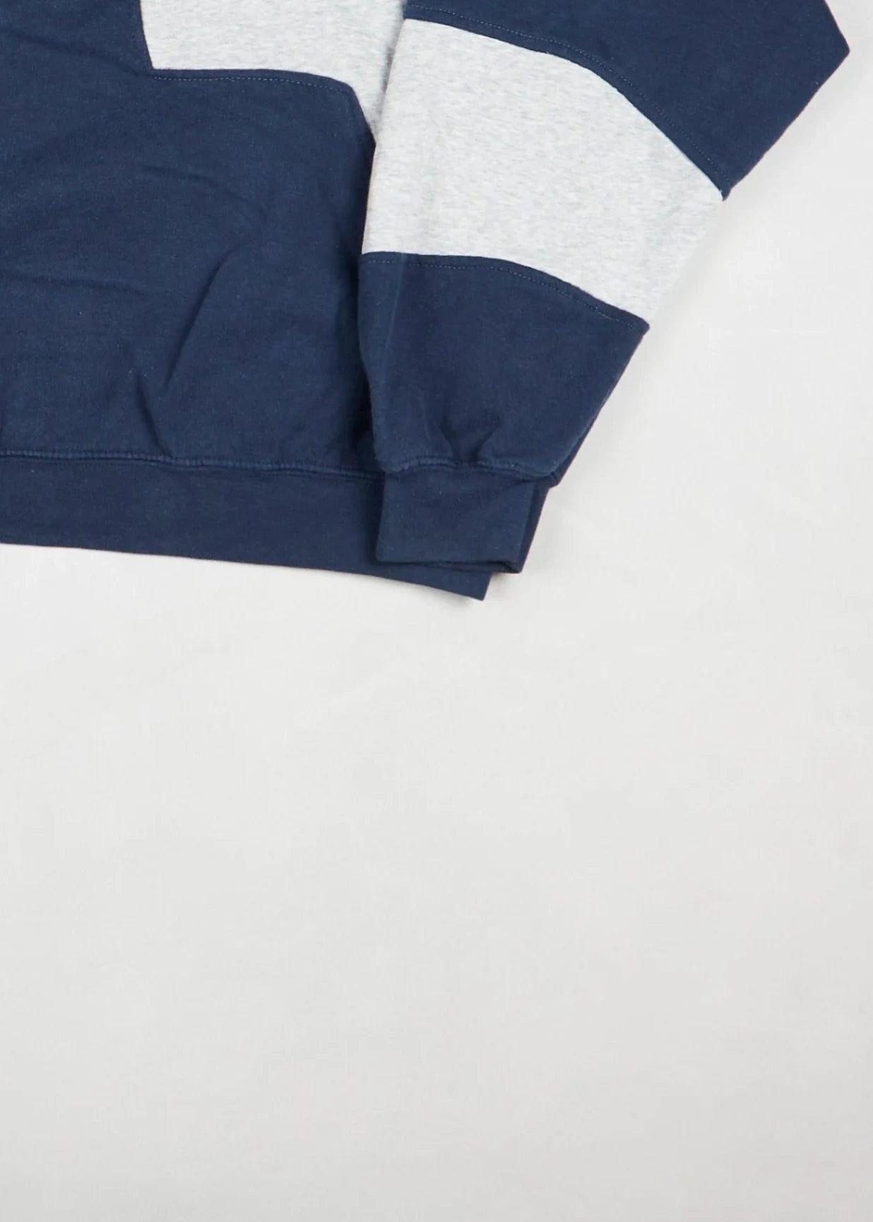 Nike - Sweatshirt (L) Bottom Right