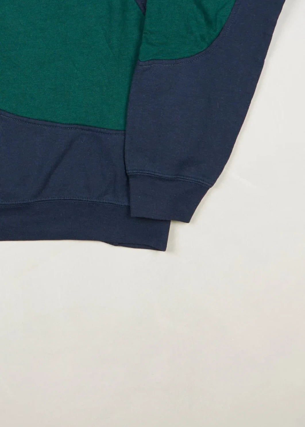 Reebok - Sweatshirt (M) Bottom Right