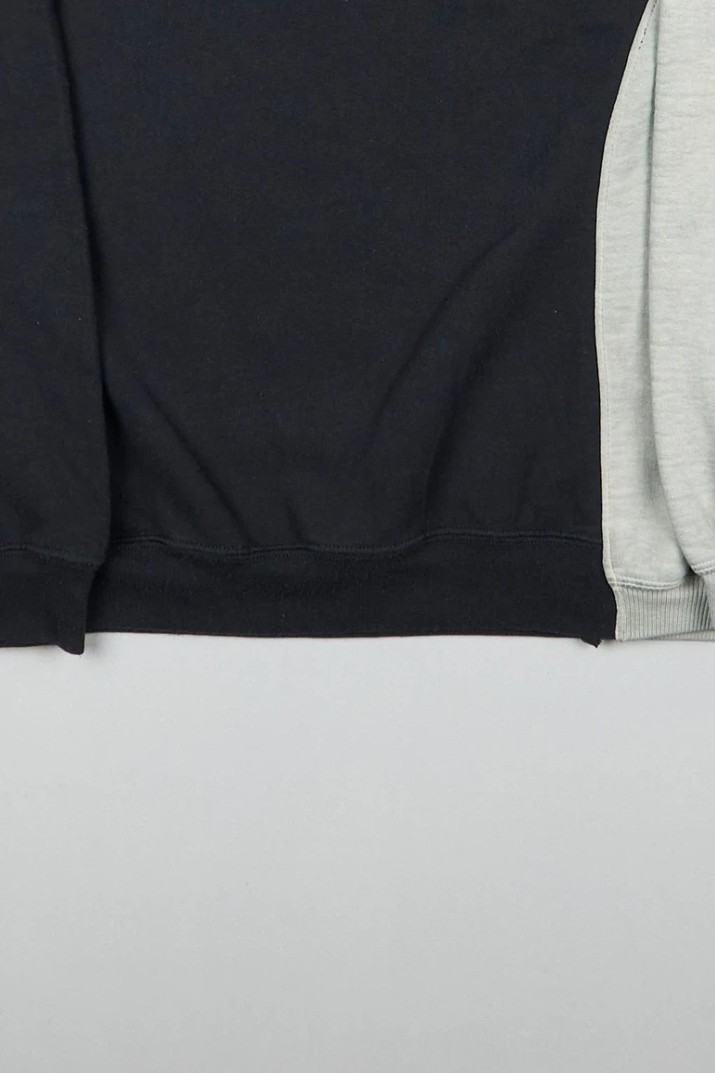 Tommy Hilfiger - Renewed Sweatshirt (L) Bottom