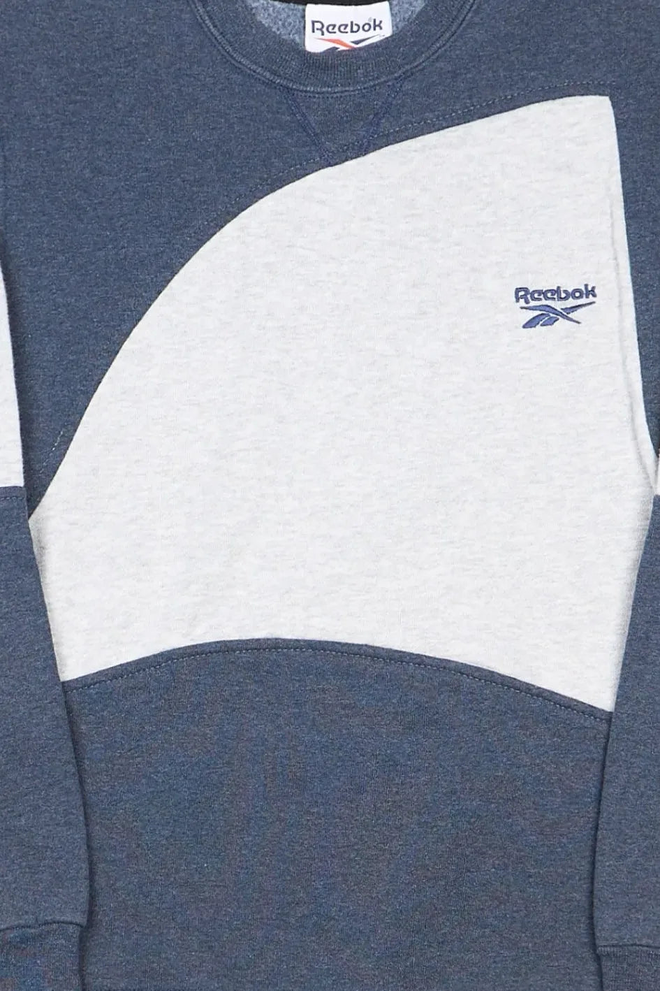 Reebok - Renewed Sweatshirt (L) Center
