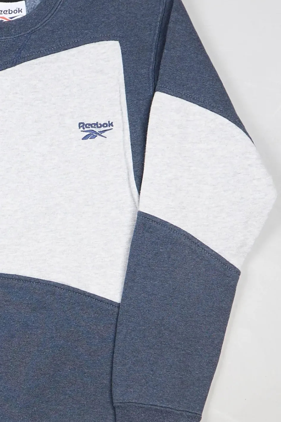 Reebok - Renewed Sweatshirt (L) Right