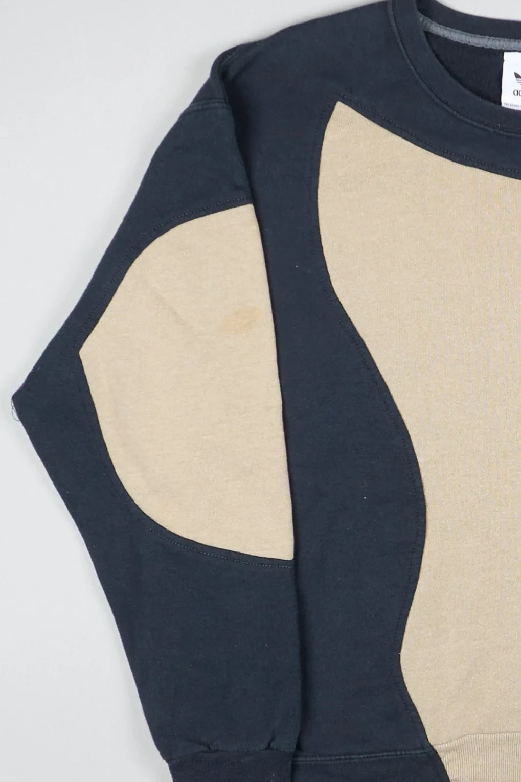 Adidas - Renewed Sweatshirt (M) Left