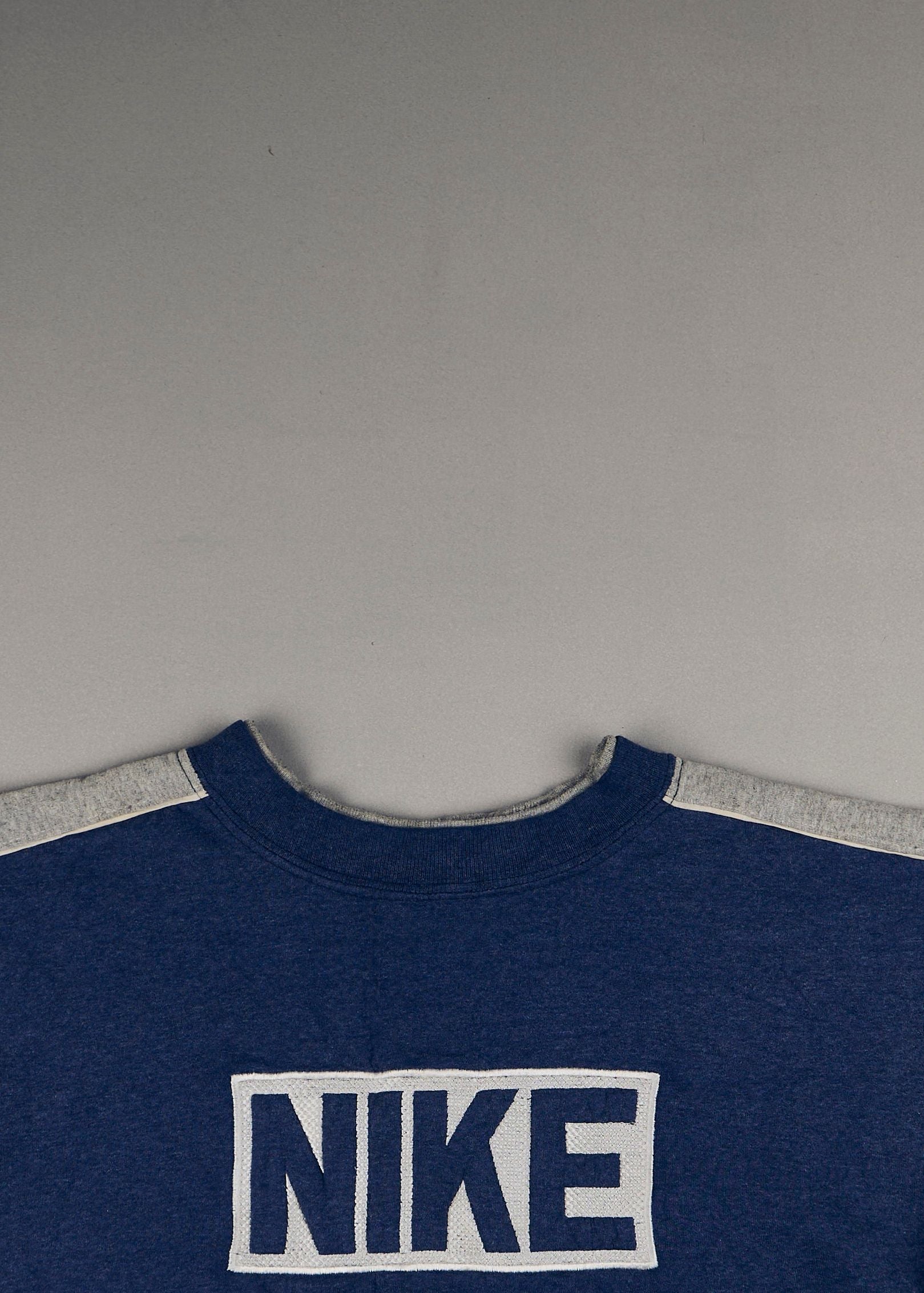 vintage nike sweatshirt logo