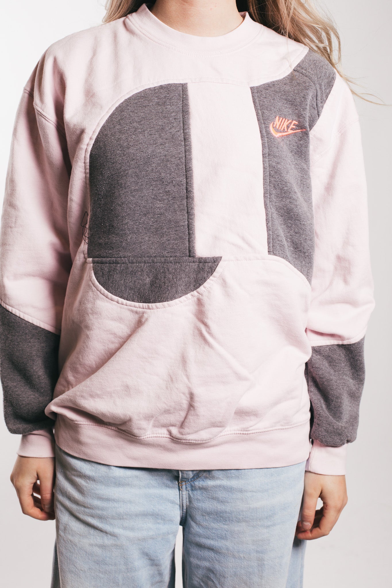 Nike  - Renewed  Sweatshirt (M)
