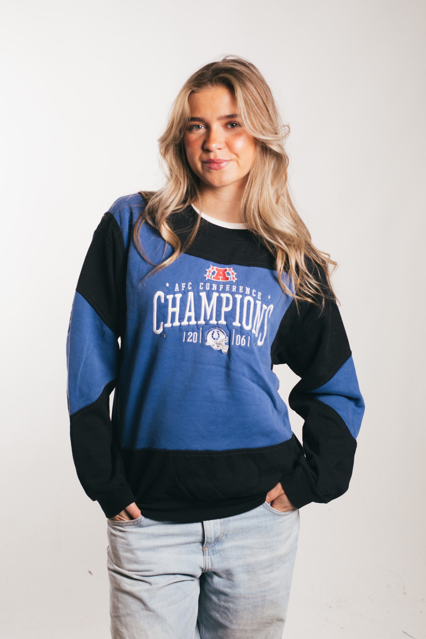 Champion  - Renewed  Sweatshirt (M)