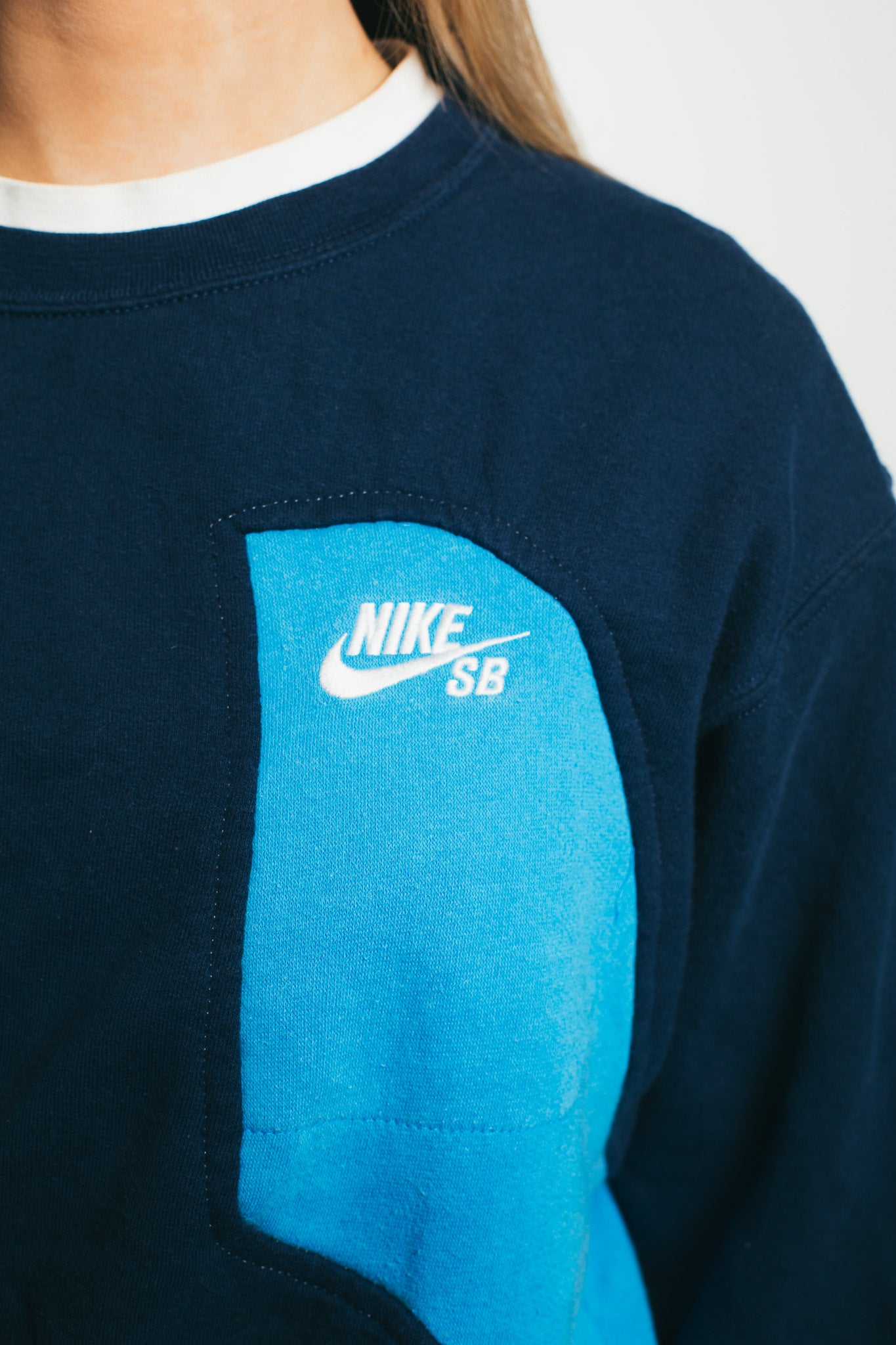 Nike  - Renewed  Sweatshirt (XS)