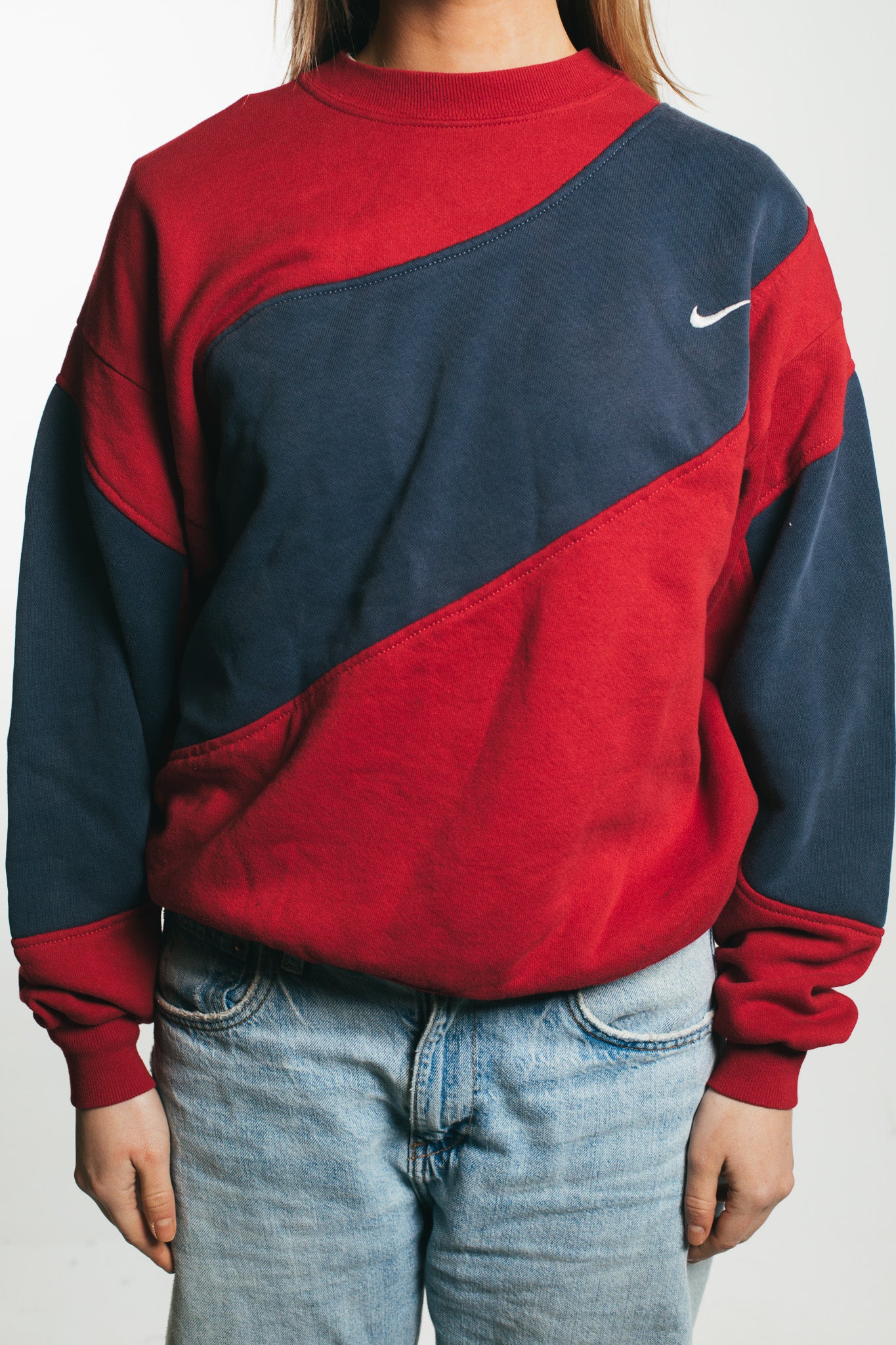 Nike  - Renewed  Sweatshirt (XS)