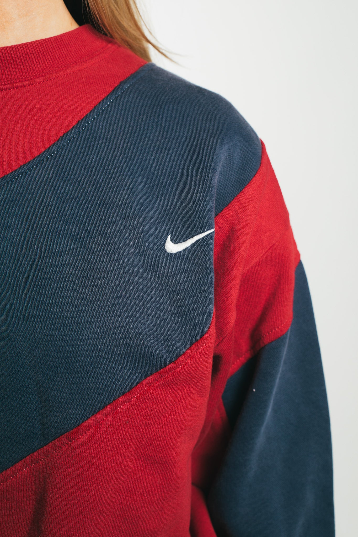 Nike  - Renewed  Sweatshirt (XS)