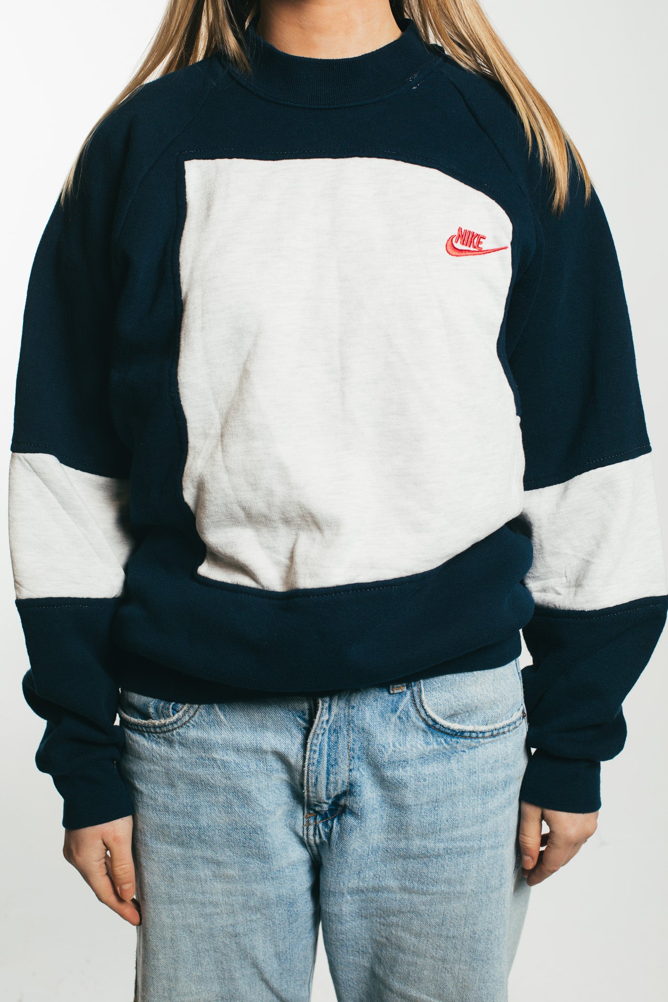 Nike  - Renewed  Sweatshirt (XS)