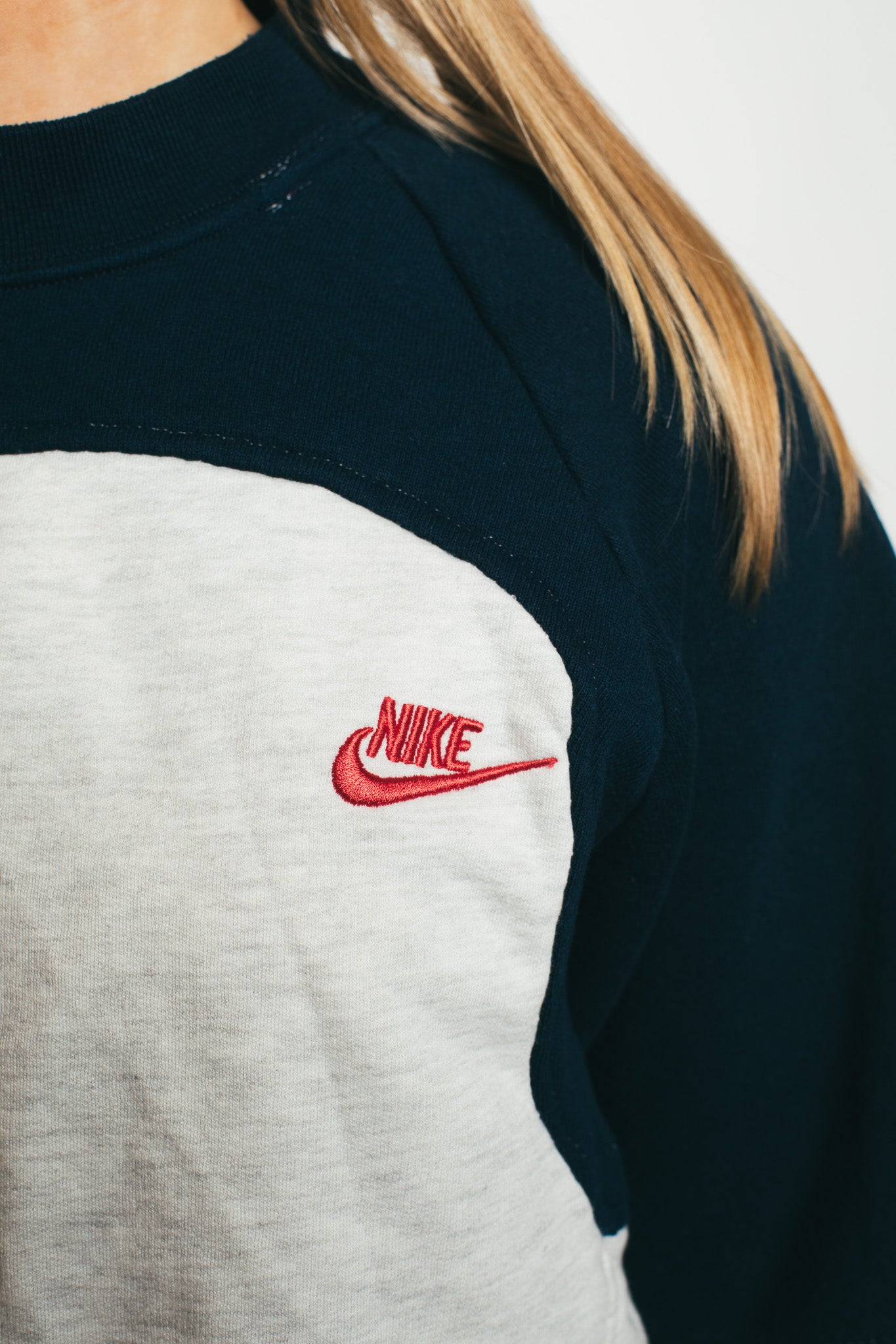 Nike  - Renewed  Sweatshirt (XS)