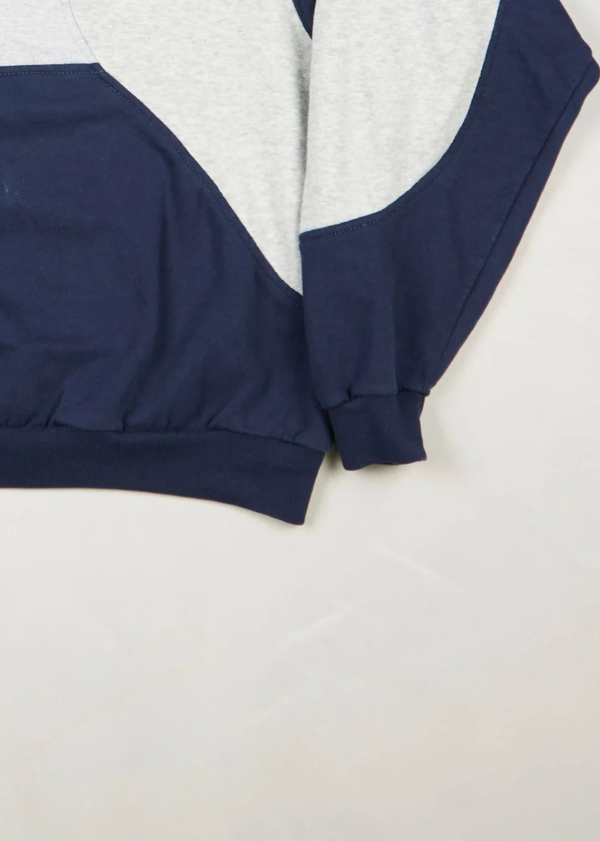 Nike - Sweatshirt (L) Bottom Right