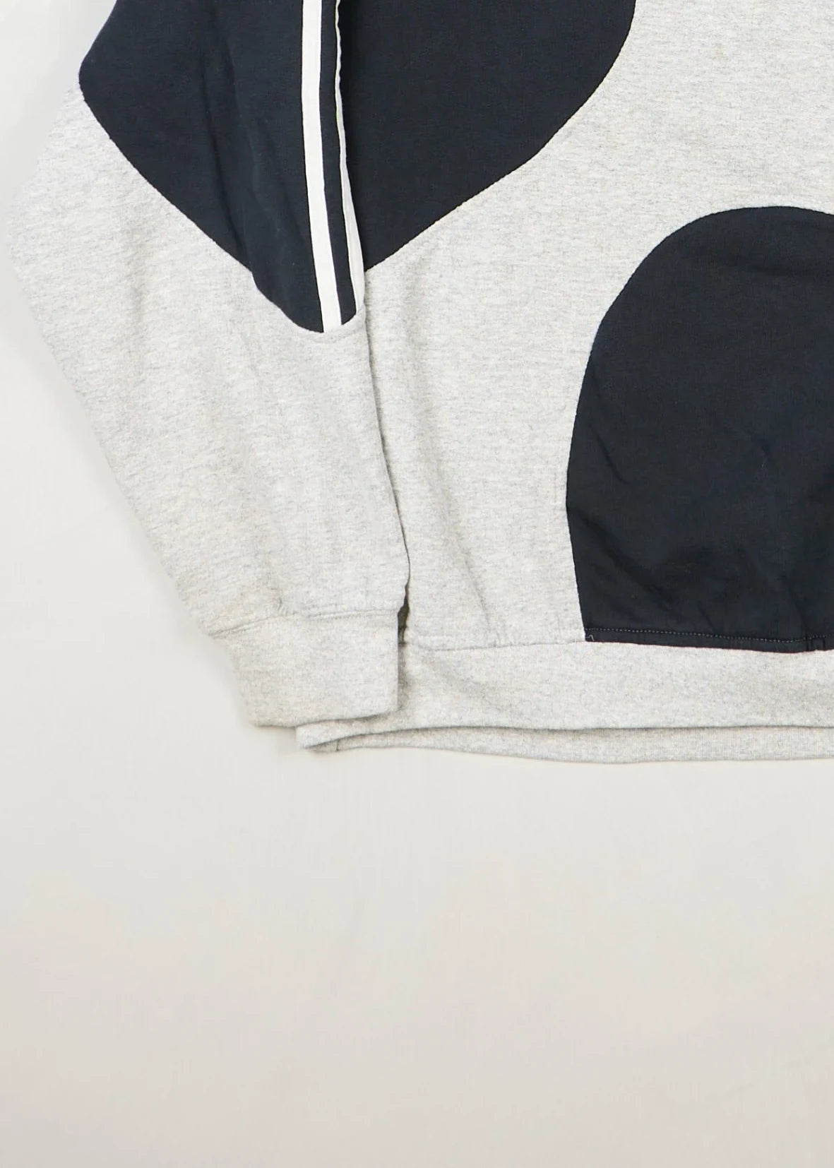 Adidas - Sweatshirt (M) Bottom Left