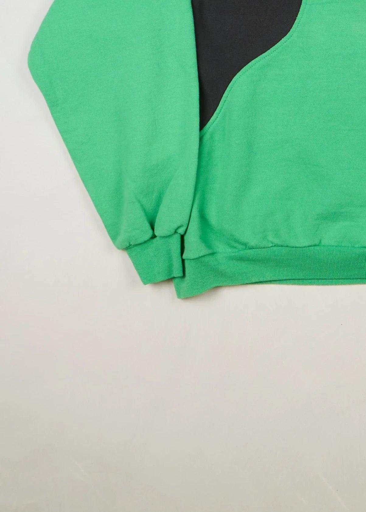Nike - Sweatshirt (M) Bottom Left
