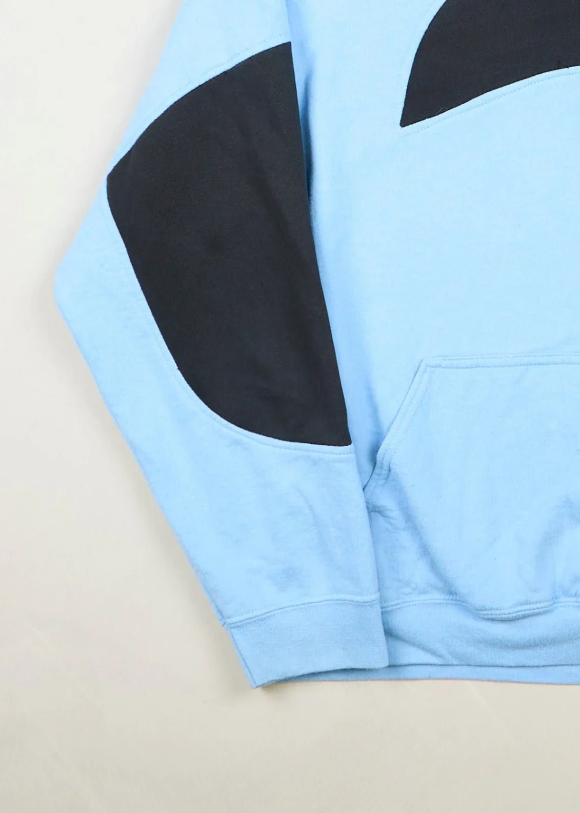 Adidas - Hoodie (L) Bottom Left