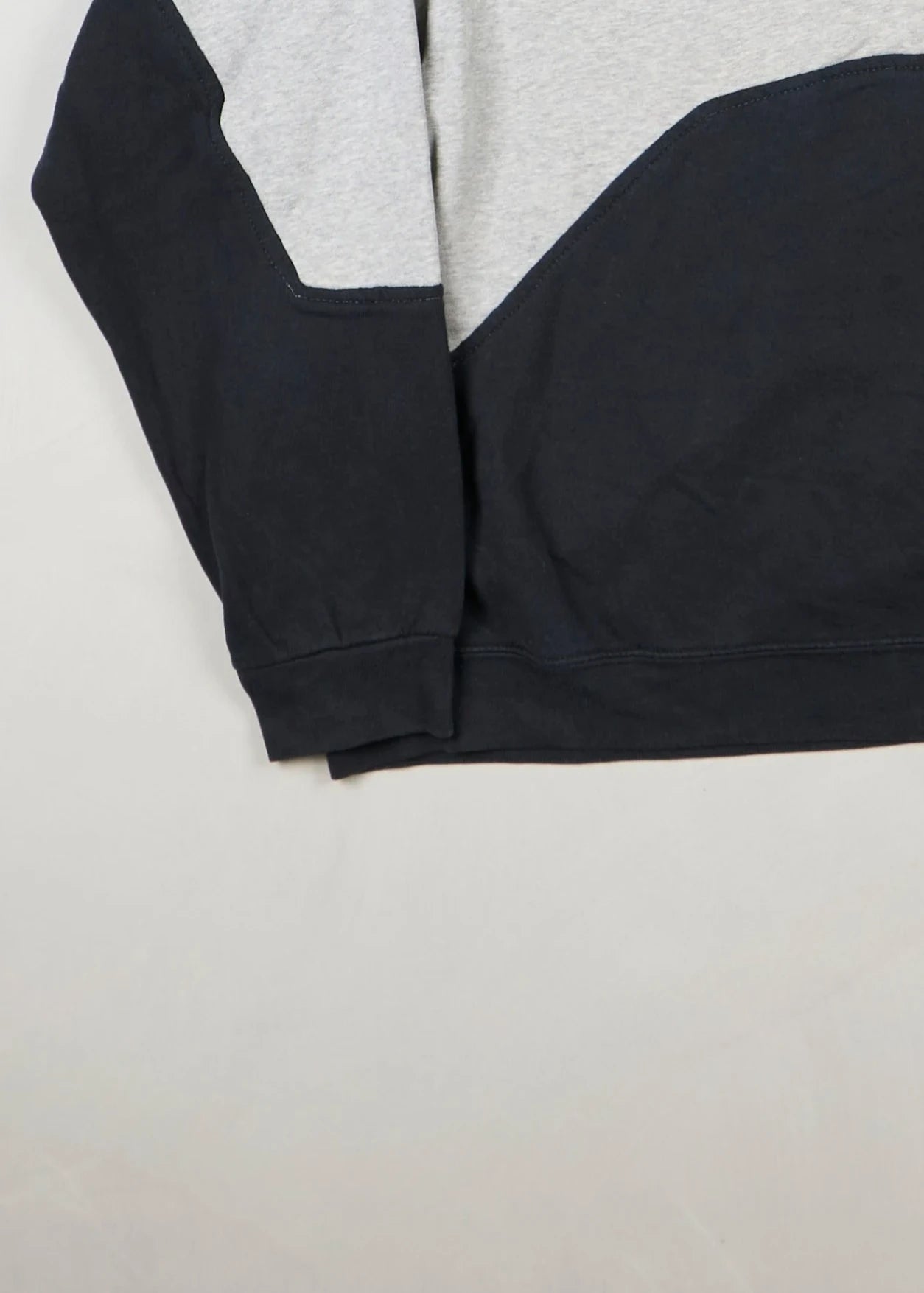 Nike - Sweatshirt (XL) Bottom Left