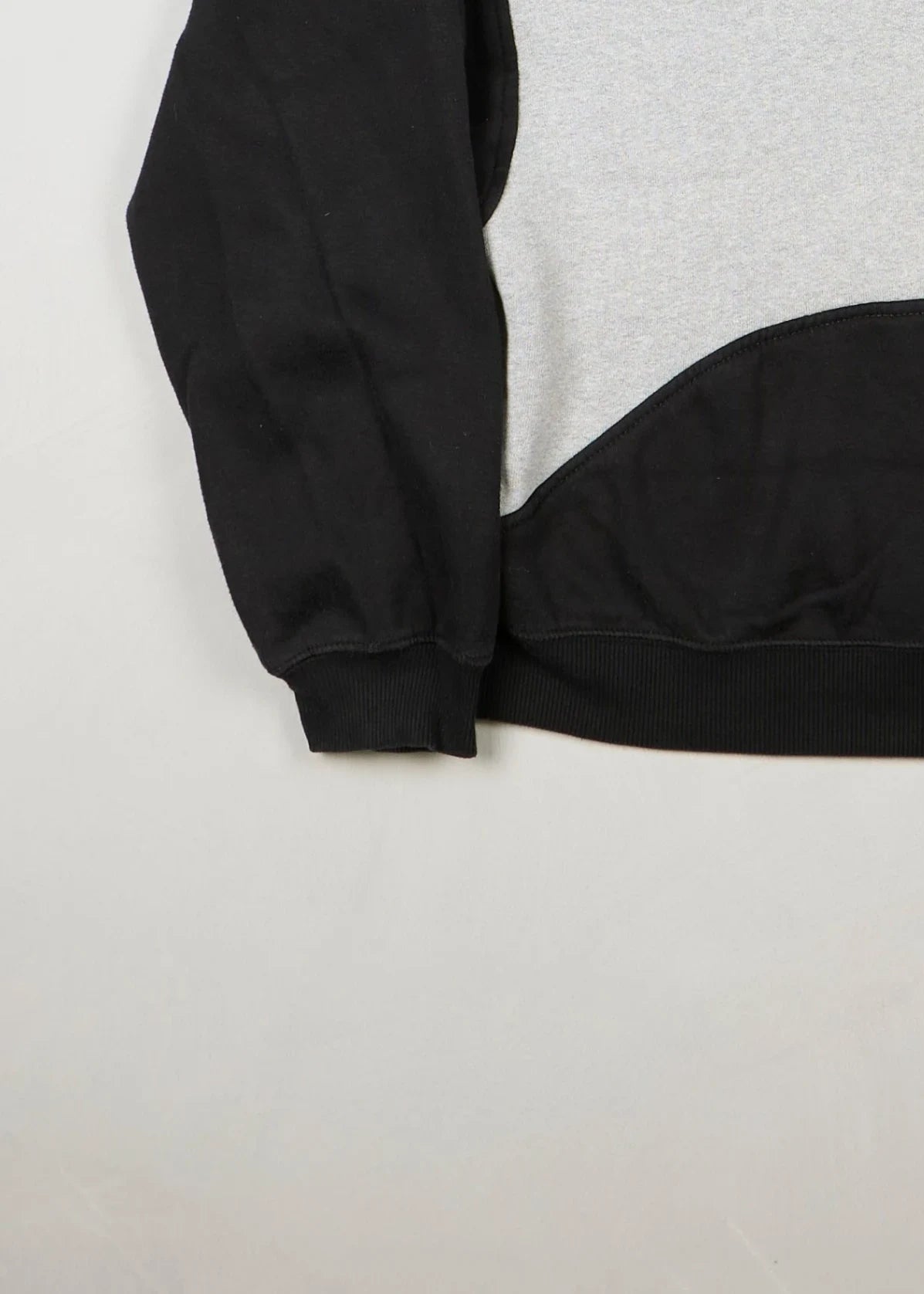 Adidas - Sweatshirt (M) Bottom Left