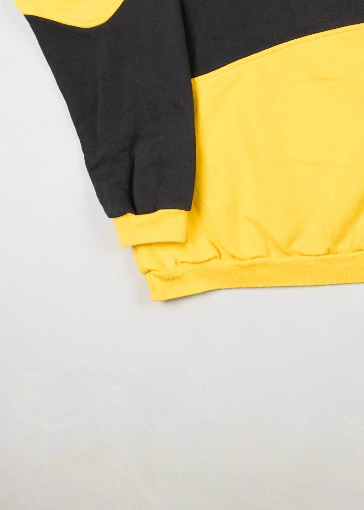 Nike - Sweater (L) Bottom Left