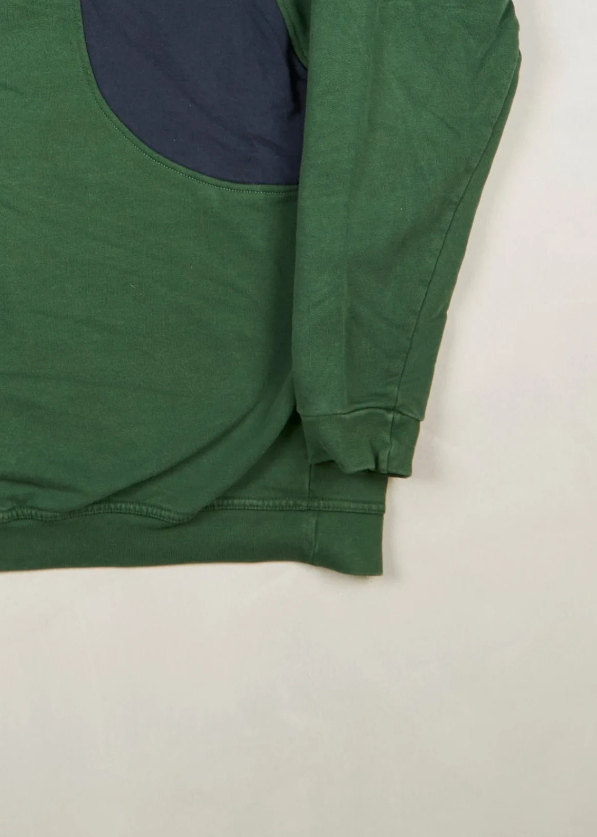 Adidas - Sweatshirt (M) Bottom Right
