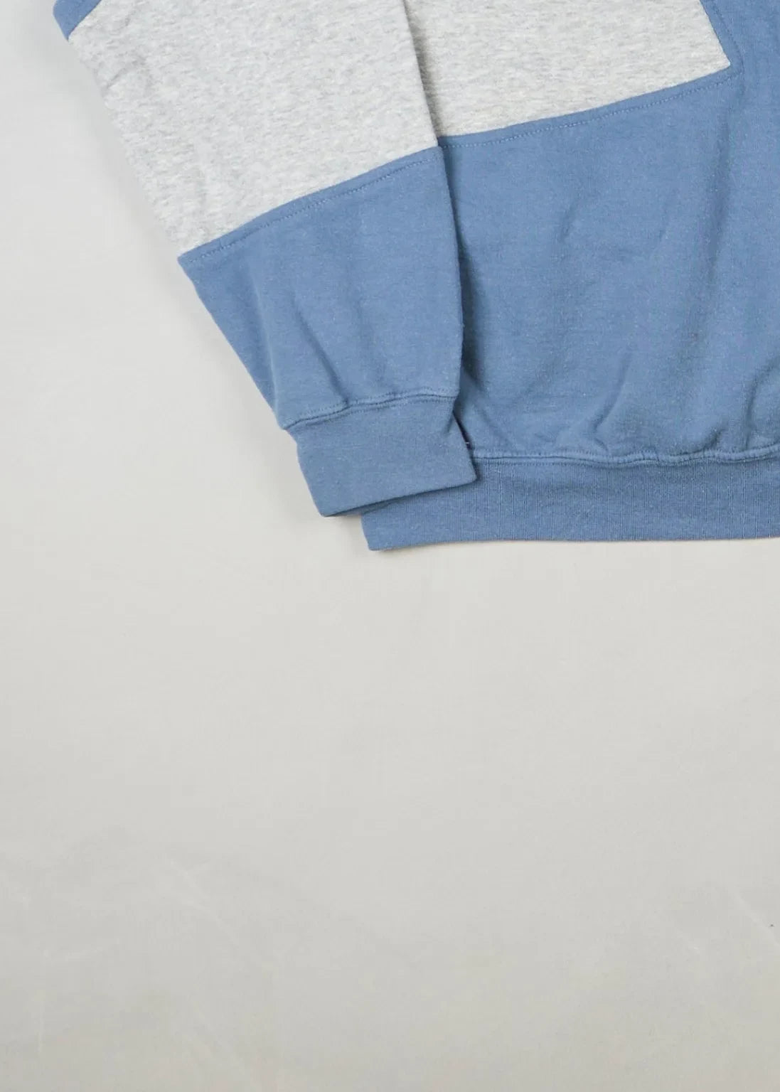 Nautica - Sweatshirt (L) Bottom Left