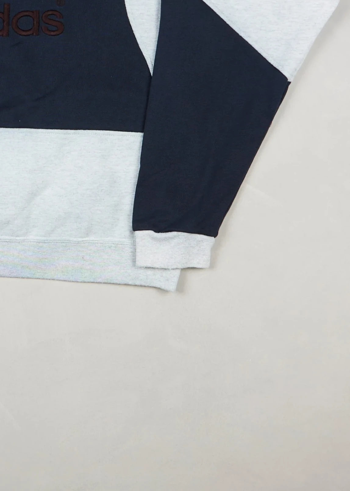 Adidas - Sweatshirt (L) Bottom Right