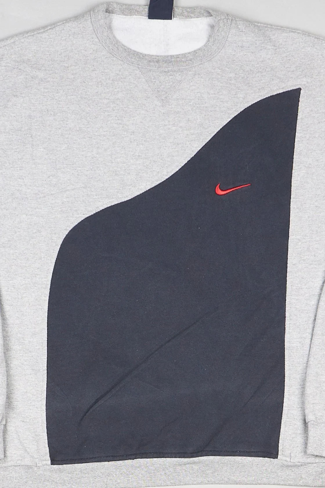 Nike - Renewed Sweatshirt (L) Center