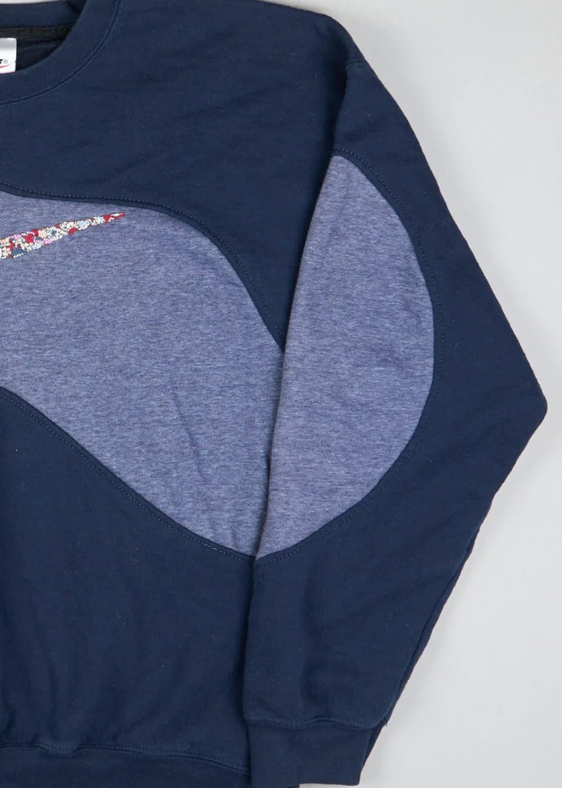Nike - Renewed Sweatshirt (L) Right