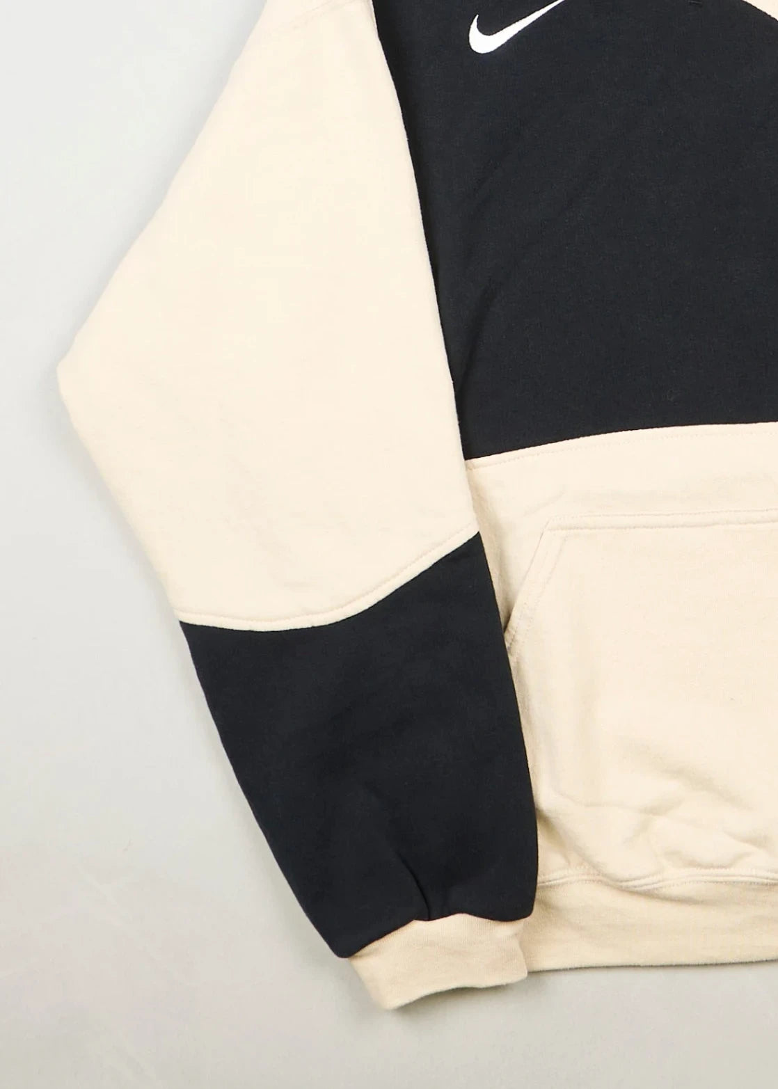 '- Hoodie (M) Bottom Left