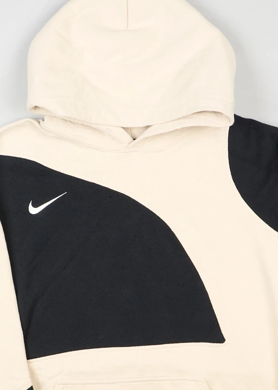 '- Hoodie (M) Center