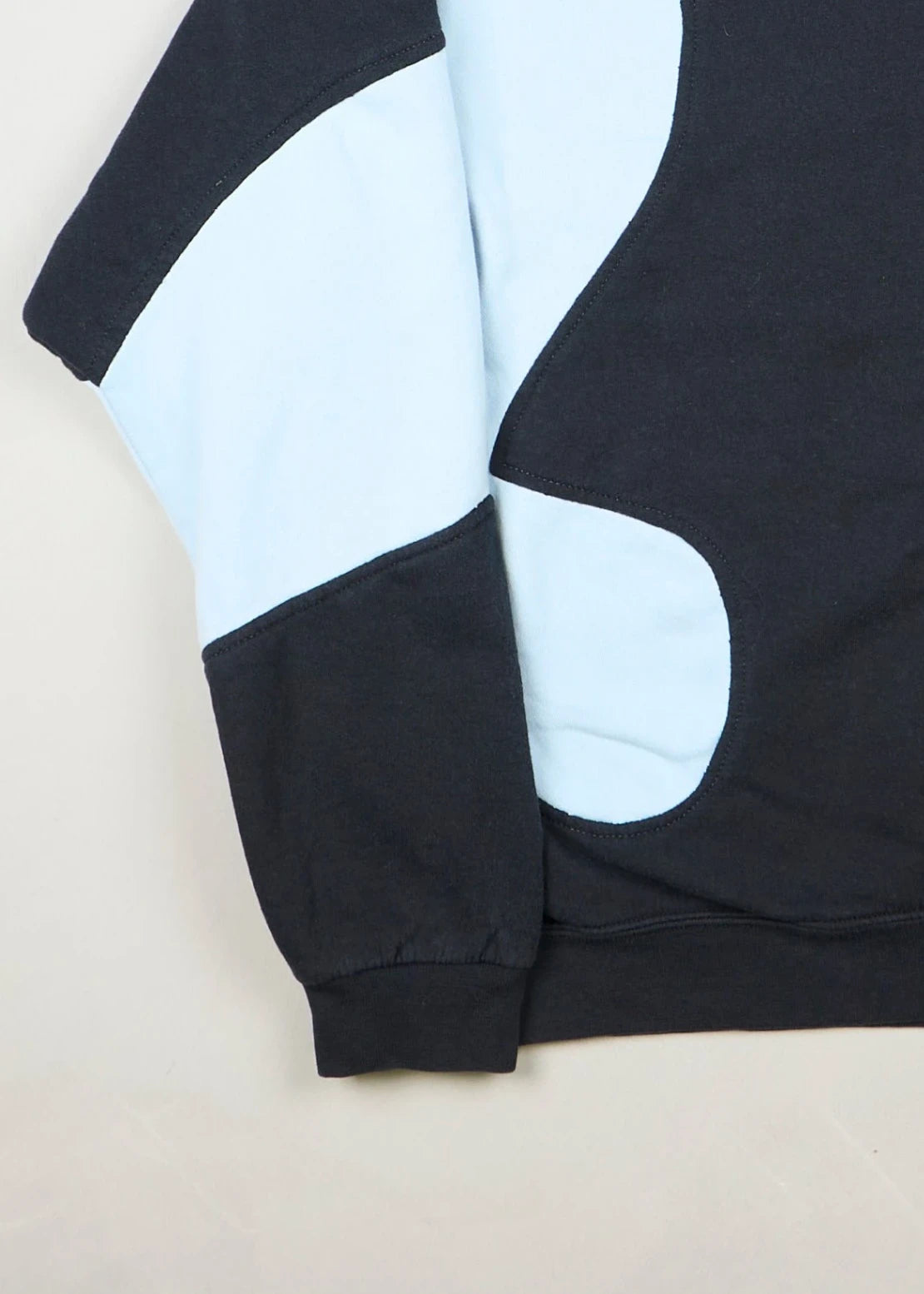 Nike - Sweatshirt (M) Bottom Left