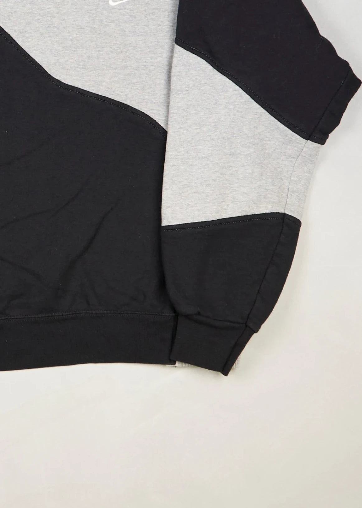 Nike - Sweatshirt (XL) Bottom Right