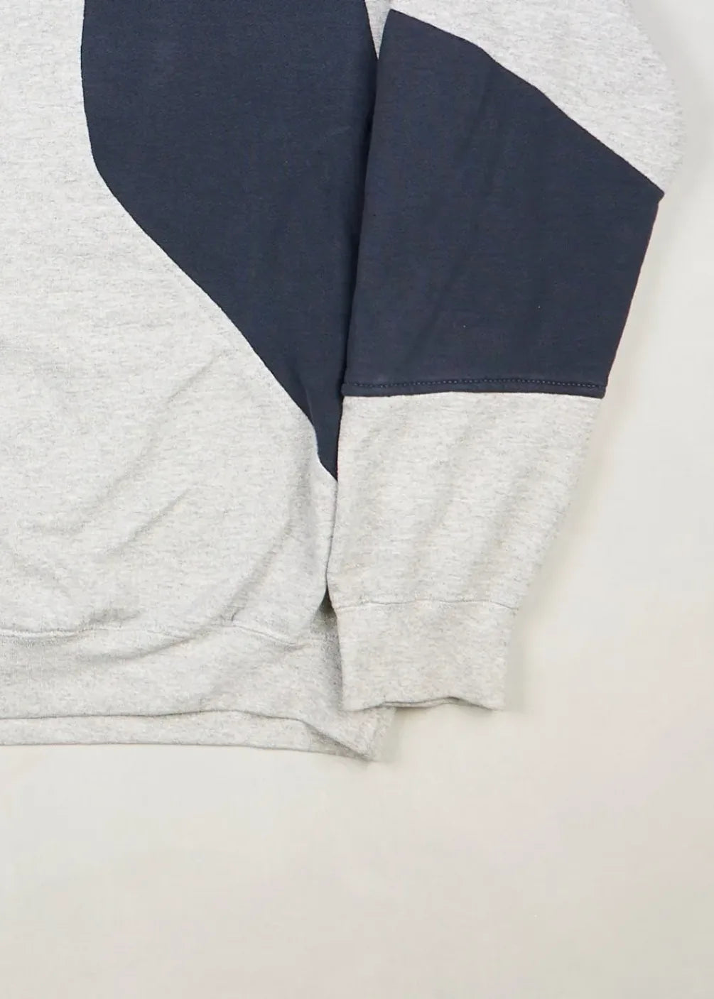 Nike - Sweatshirt (M) Bottom Right