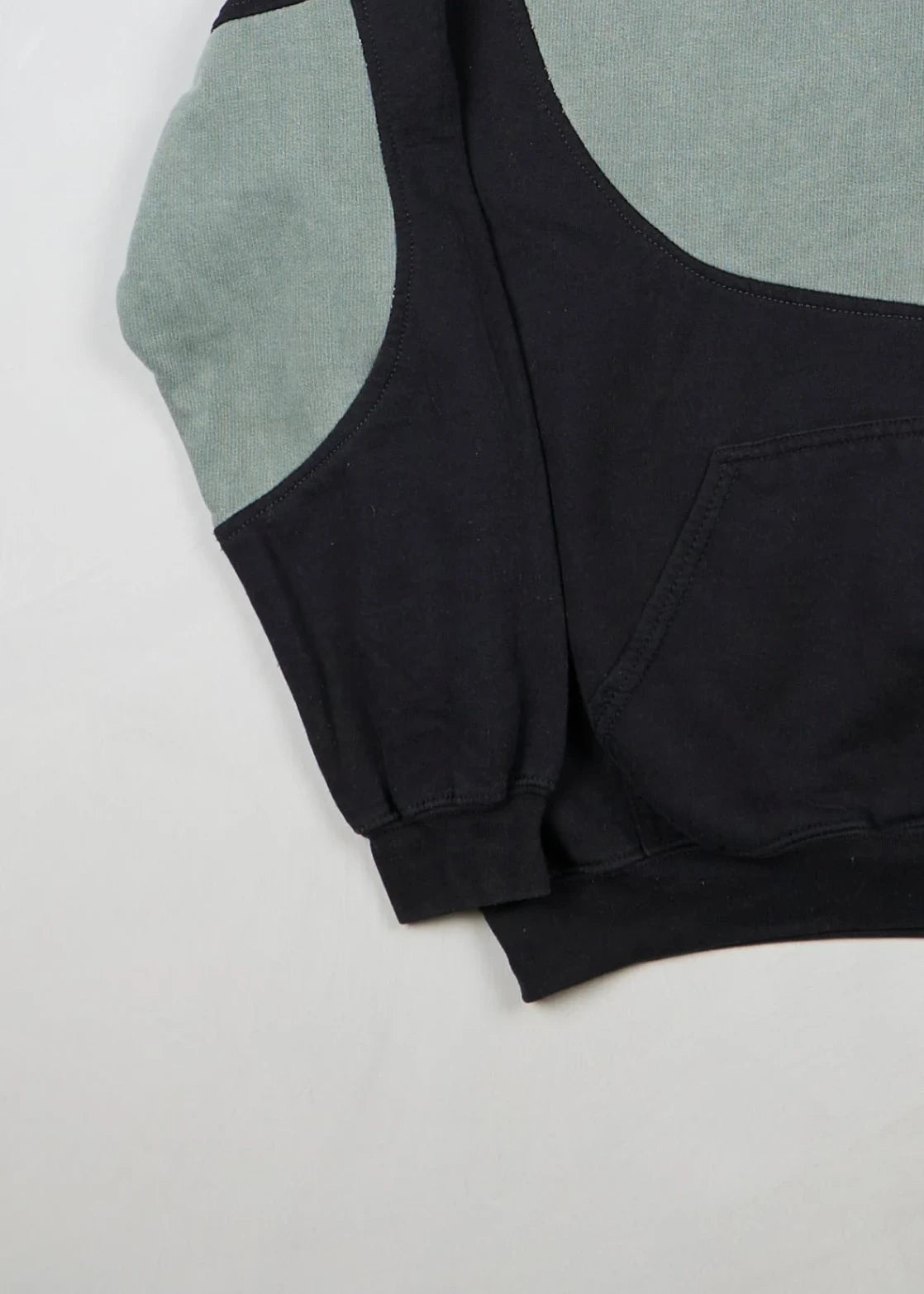 Nike - Hoodie (M) Bottom Left
