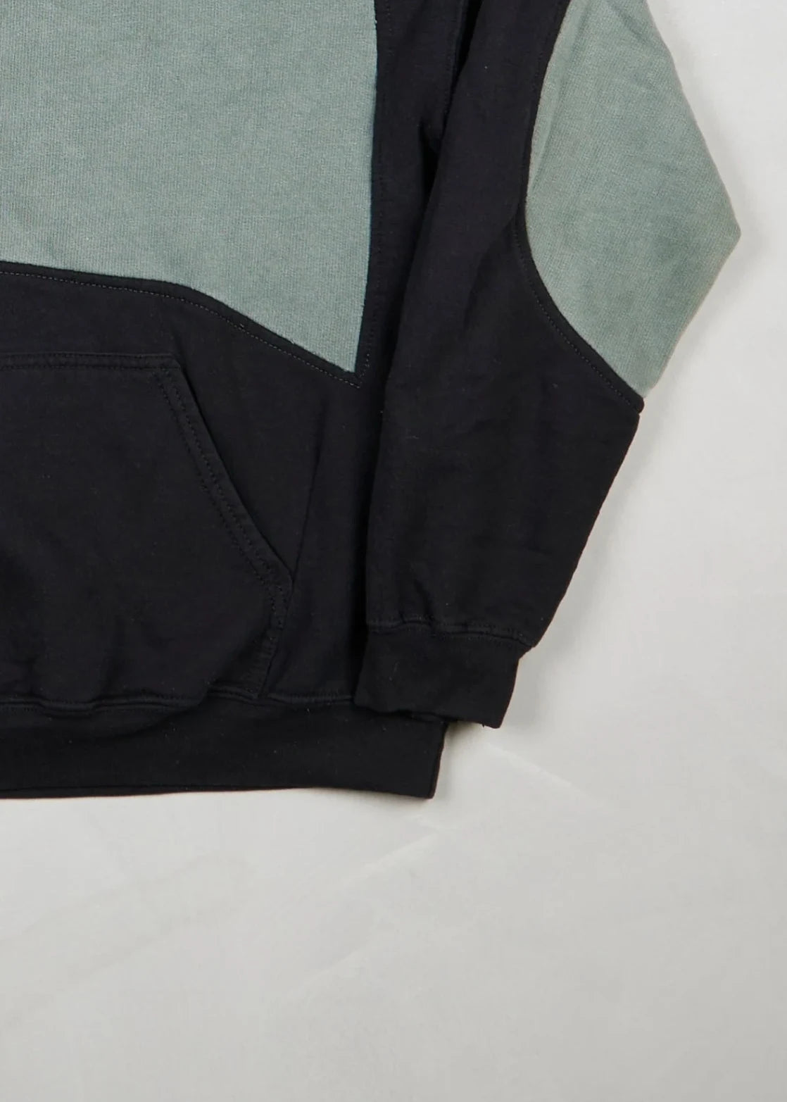 Nike - Hoodie (M) Bottom Right