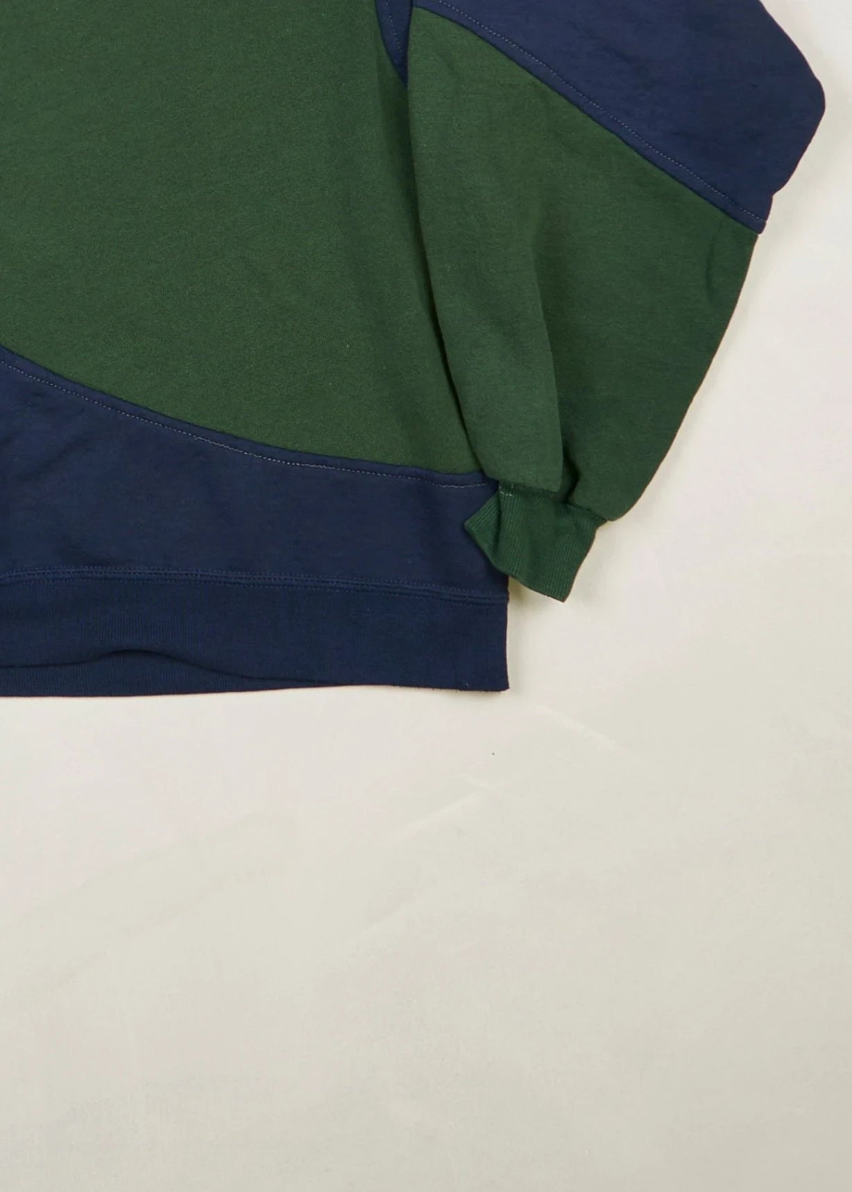 Carhartt - Sweatshirt (L) Bottom Right