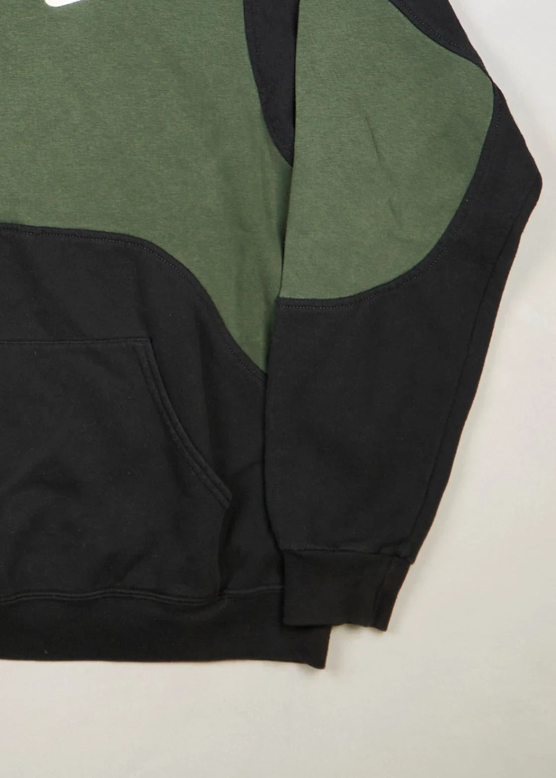 Nike - Hoodie (L) Bottom Right