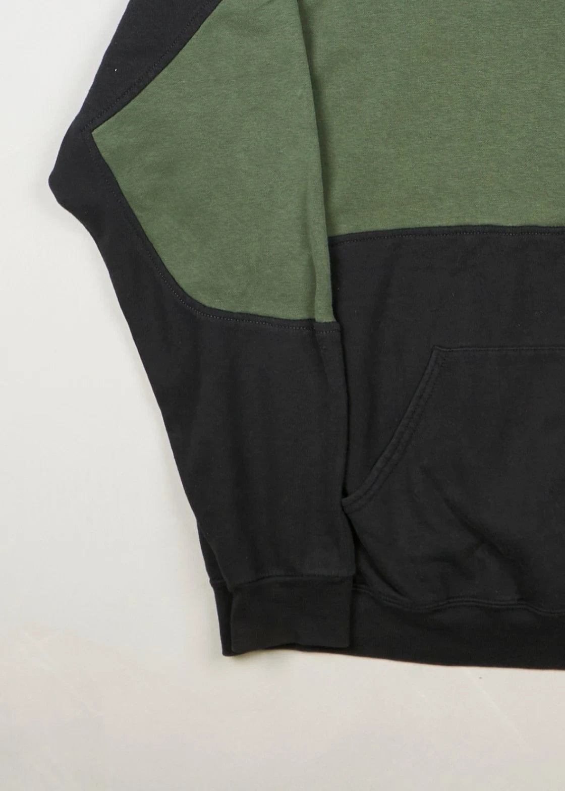 Nike - Hoodie (L) Bottom Left