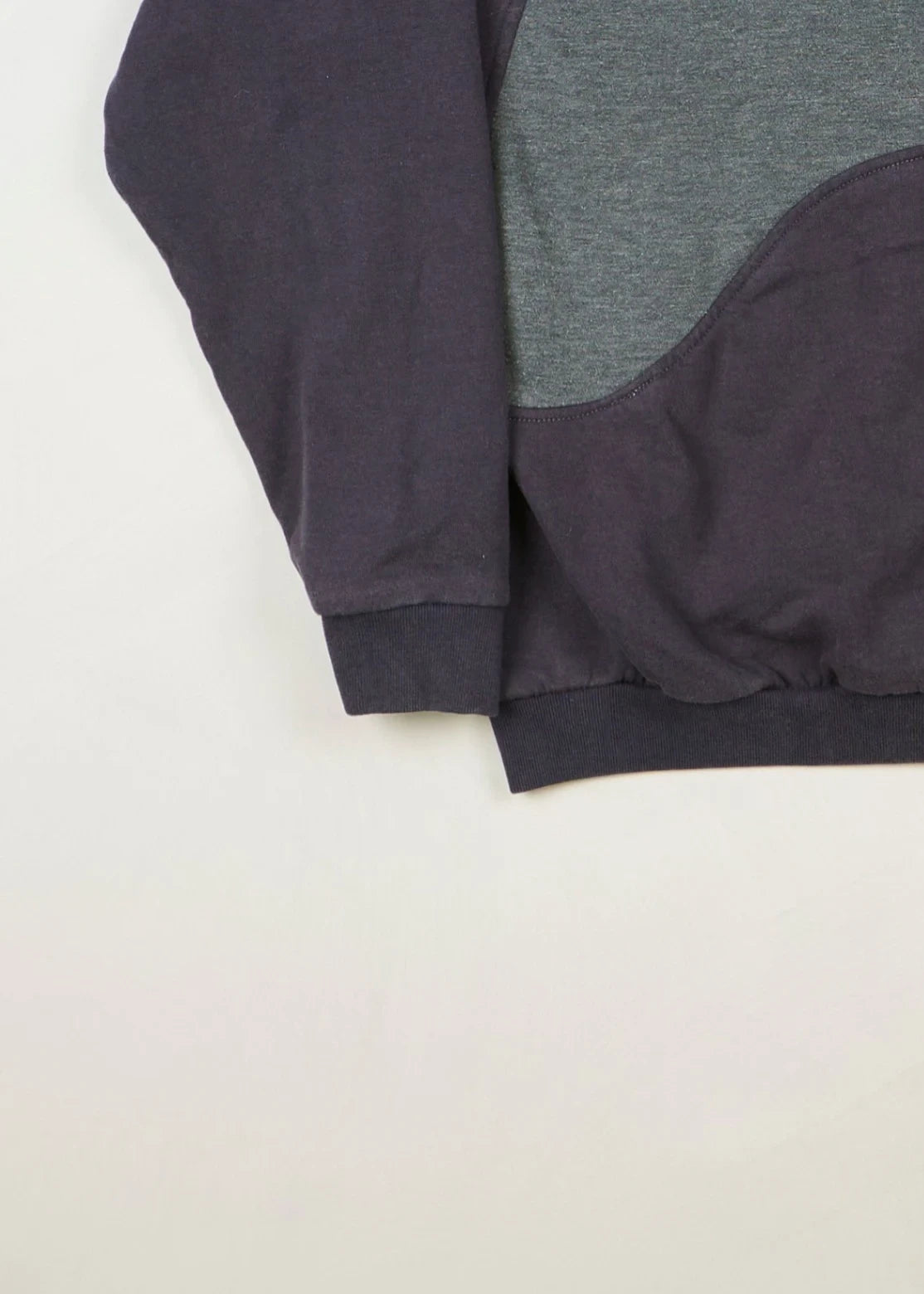 NAFNAF - Sweatshirt (M) Bottom Left