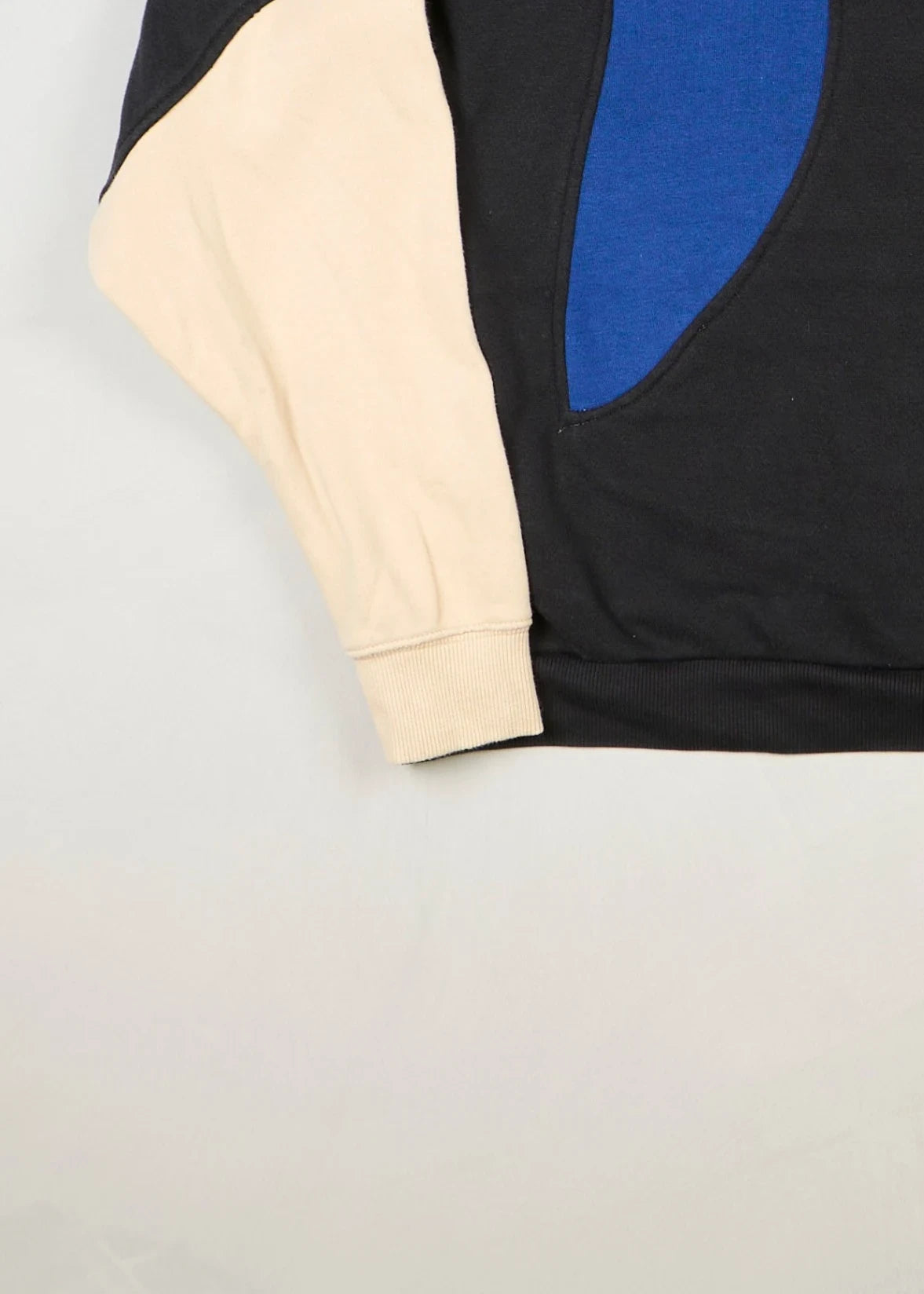 Umbro - Sweatshirt (M) Bottom Left