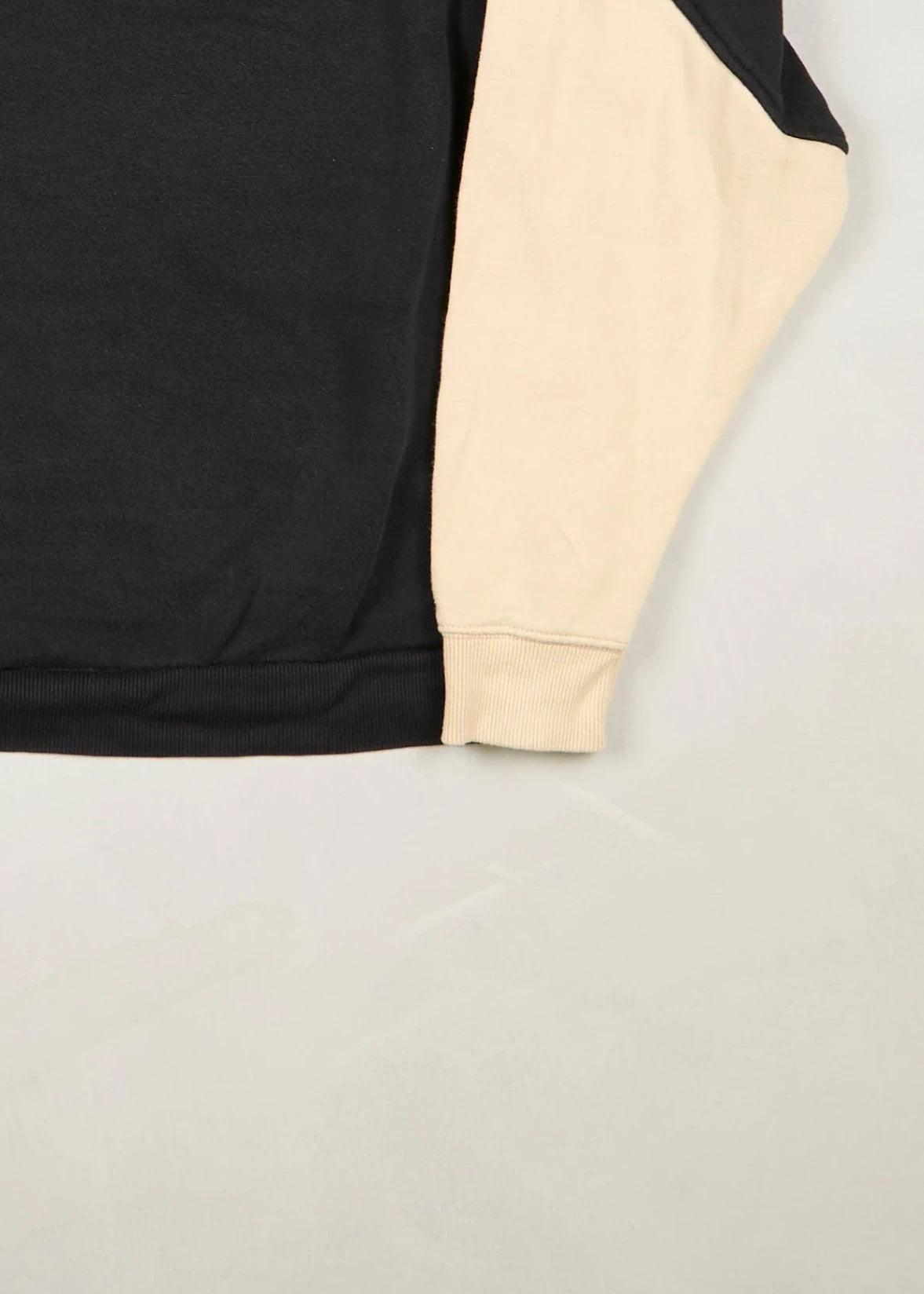 Umbro - Sweatshirt (M) Bottom Right
