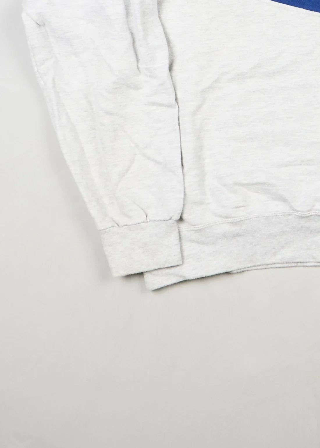 Adidas - Sweatshirt (L) Bottom Left