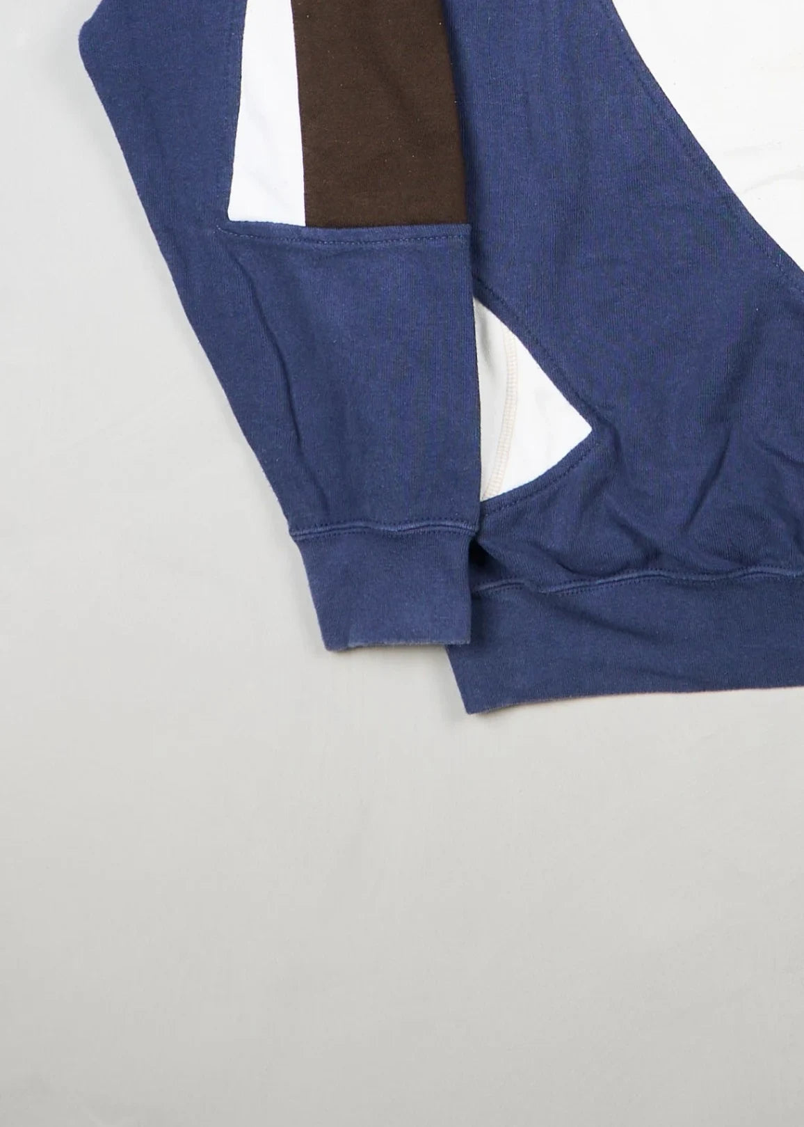 Umbro - Sweatshirt (M) Bottom Left