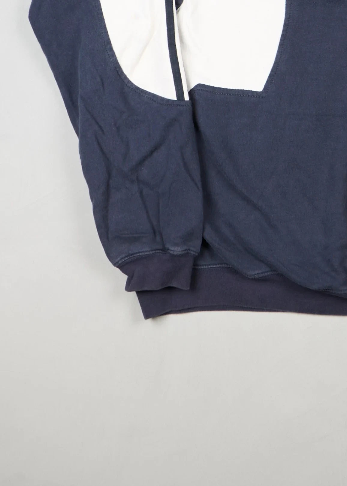 Adidas - Sweatshirt (L) Bottom Left