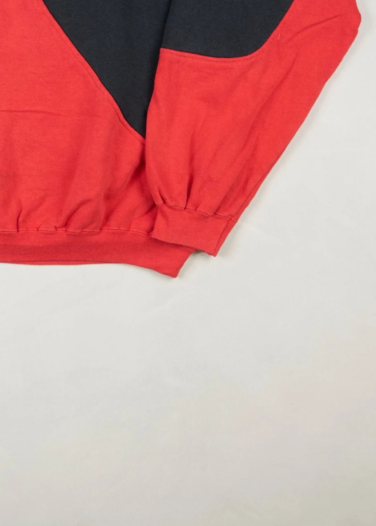 Champion - Sweater (L) Bottom Right