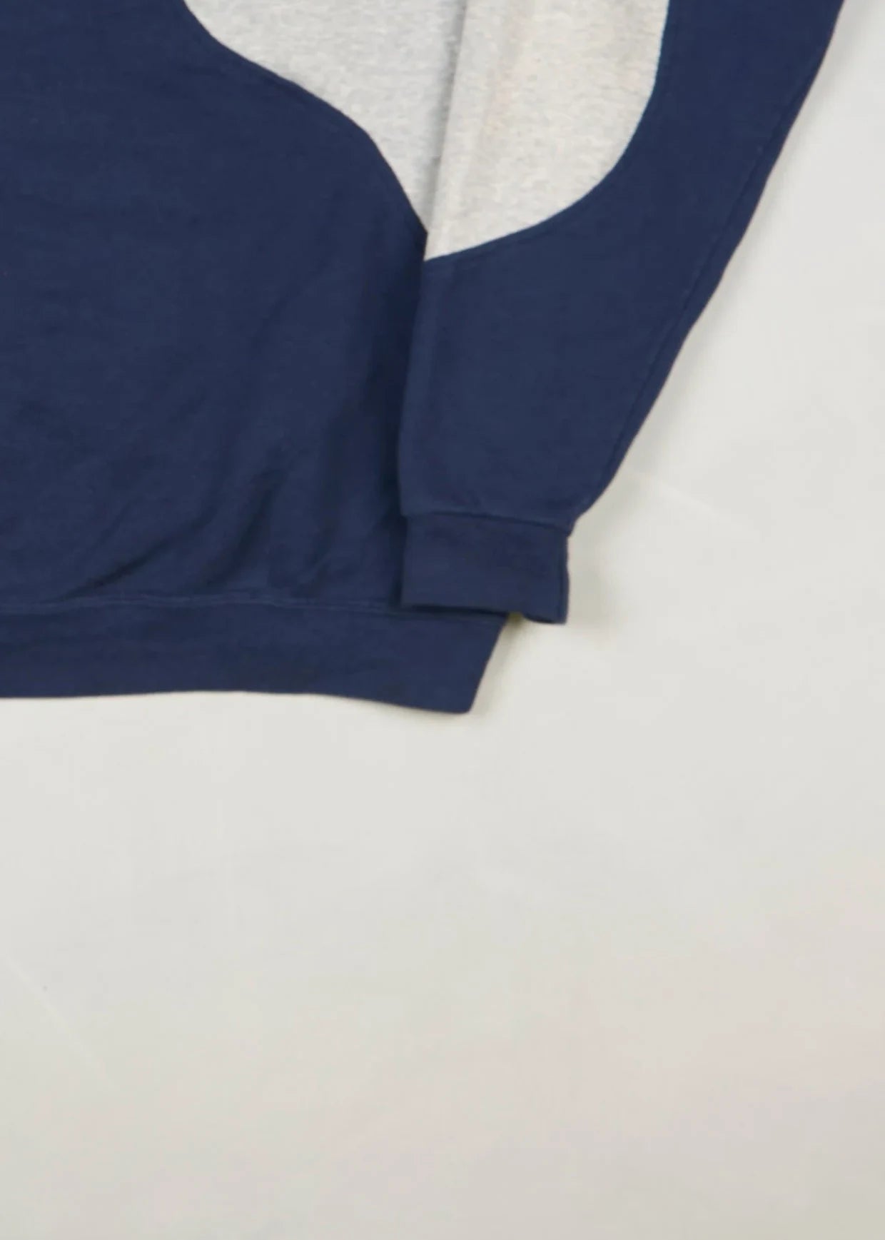 Nike - Sweatshirt (L) Bottom Right