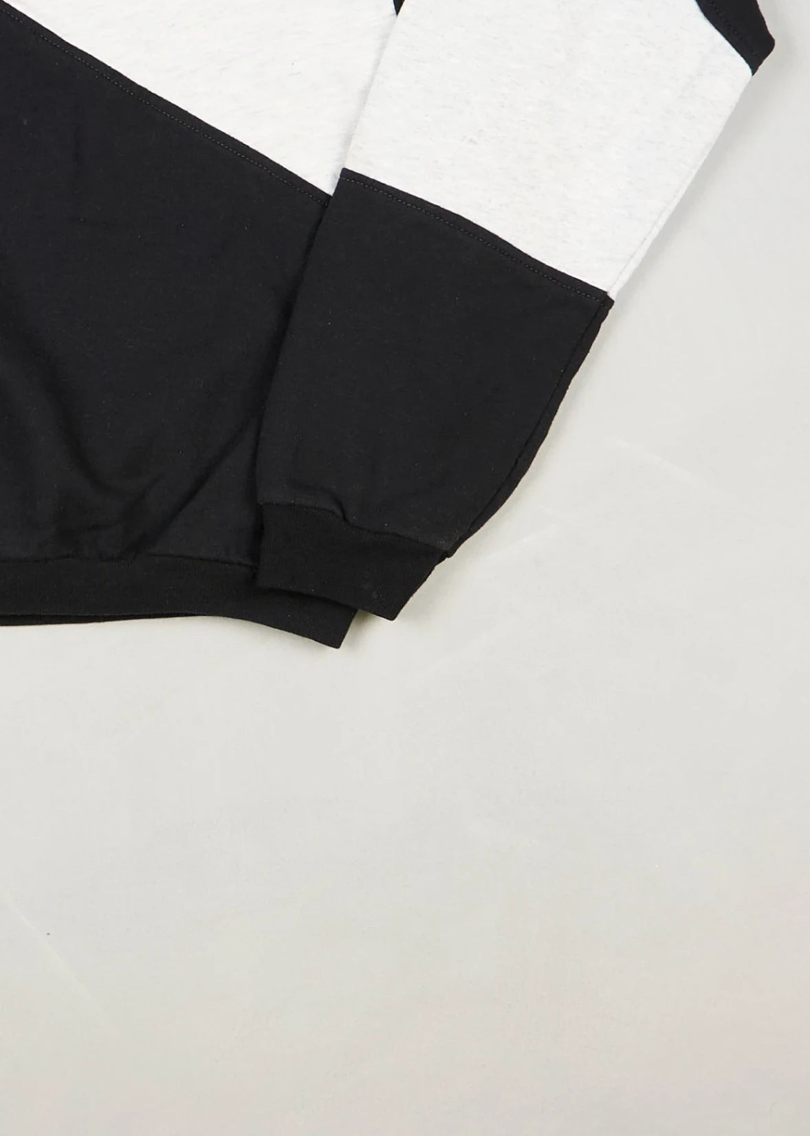 Nike - Sweatshirt (L) Bottom Right