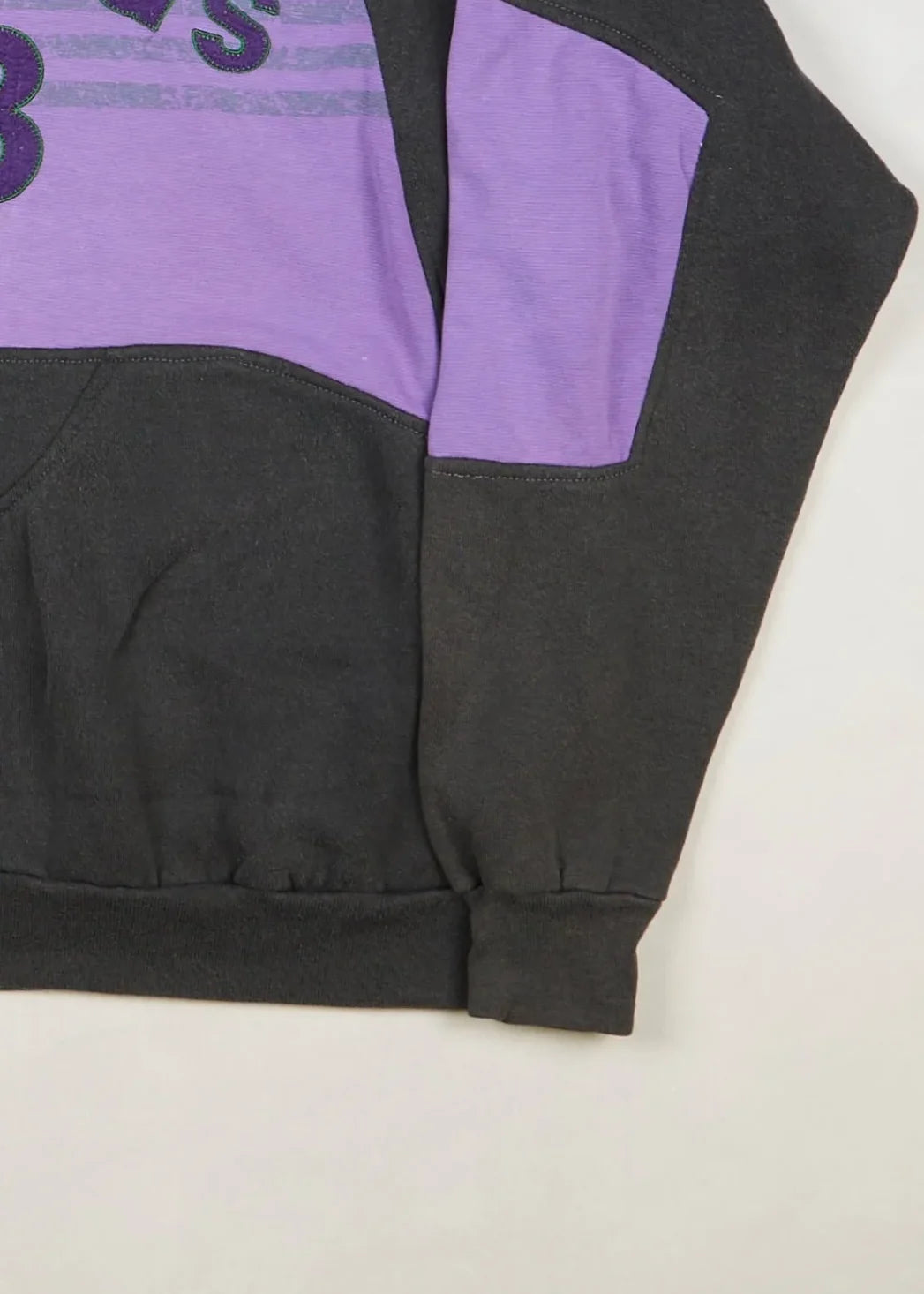Adidas - Sweatshirt (L) Bottom Right
